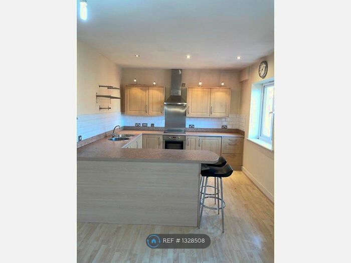 2 Bedroom Flat To Rent In Fleming House, Nottingham NG3