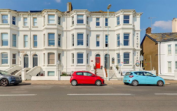 1 Bedroom Flat For Sale In Marine Parade, Worthing, BN11