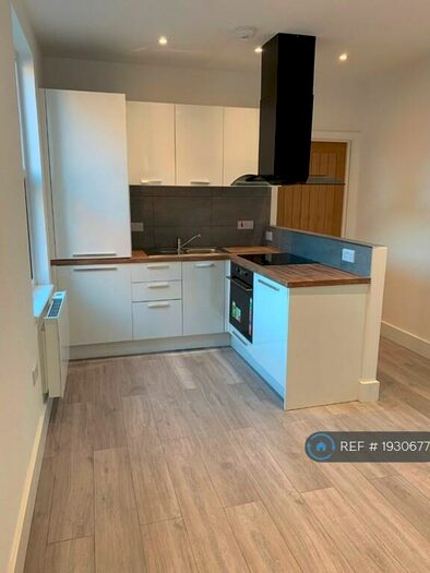 1 Bedroom Flat To Rent In Shaw Heath, Stockport, SK2