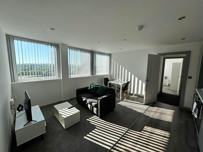 1 Bedroom Apartment To Rent In Yeadon House, Green Lane, Leeds, West Yorkshire, LS19