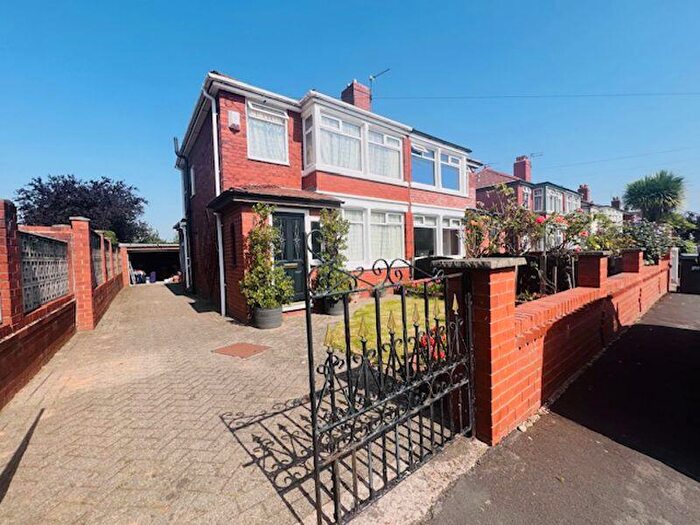 3 Bedroom Semi-Detached House For Sale In Howick Park Drive, Penwortham, Preston, PR1