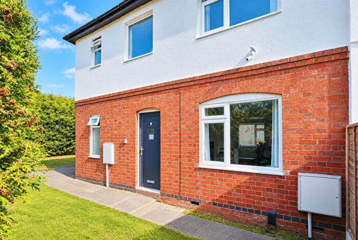 3 Bedroom Semi-Detached House For Sale In Avenue South, Earl Shilton, LE9