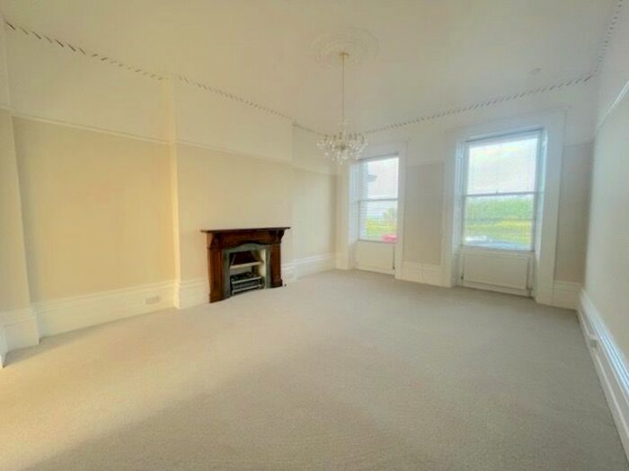 2 Bedroom Flat To Rent In Lewes Crescent, Kemptown Brighton, BN2