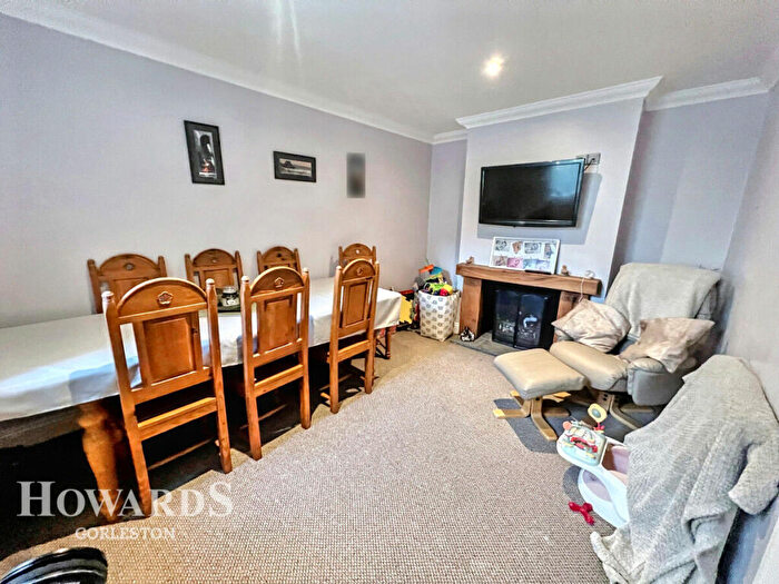 3 Bedroom End Of Terrace House For Sale In Blackwall Reach, Gorleston, NR31