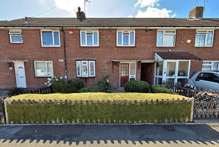 3 Bedroom Terraced House For Sale In Hazelholt Drive, Bedhampton, PO9