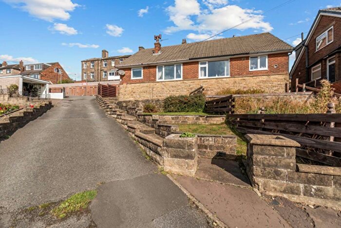3 Bedroom Semi-Detached Bungalow For Sale In Wheatfield Avenue, Huddersfield, HD3