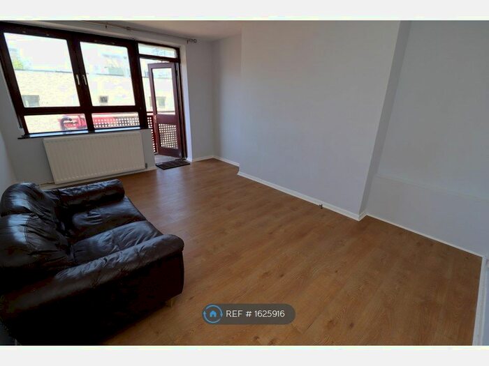 2 Bedroom Flat To Rent In John Brent House, London, SE8