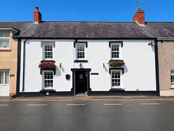 4 Bedroom Terraced House For Sale In Llanwnnen, Lampeter, SA48