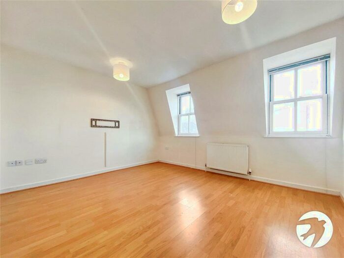 3 Bedroom Town House To Rent In Sussex Mews, Catford, London, SE6