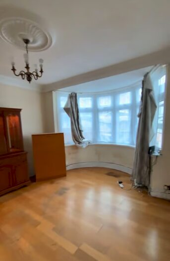 4 Bedroom Semi-Detached House To Rent In Highfield Avenue, London, NW9