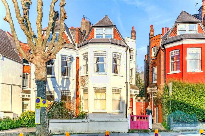 2 Bedroom Maisonette To Rent In Tetherdown, Muswell Hill, London, N10