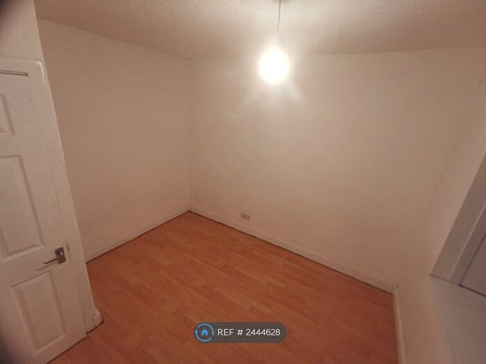 4 Bedroom Terraced House To Rent In Queens Park, Holyhead, LL65