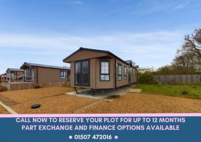 2 Bedroom Chalet For Sale In Coots Lane, Mumby, Alford, LN13