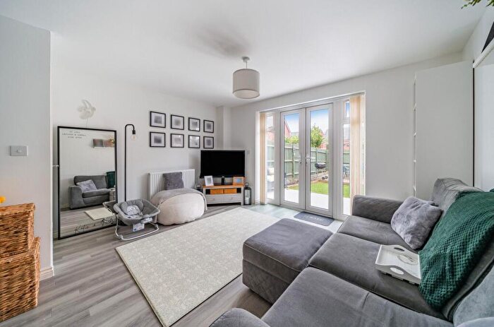 2 Bedroom Semi-Detached House For Sale In Blackthorn Road, Andover, SP11