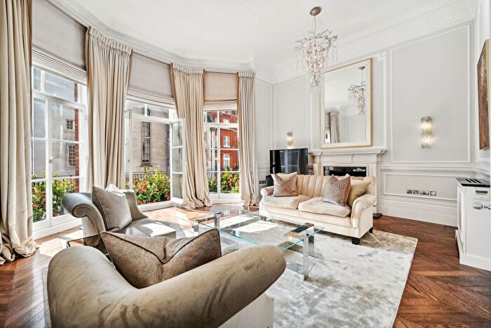 2 Bedroom Terraced House To Rent In Pont Street, Knightsbridge, SW1X