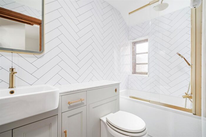 2 Bedroom Terraced House For Sale In High Street, Henley-In-Arden, B95