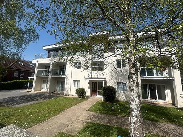 1 Bedroom Flat For Sale In Snowdon Road, Westbourne, BH4