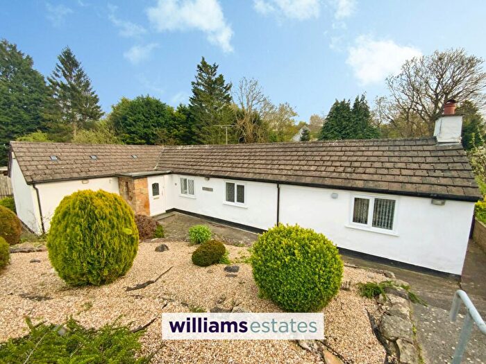 3 Bedroom Detached Bungalow For Sale In Halkyn Road, Flint, CH6