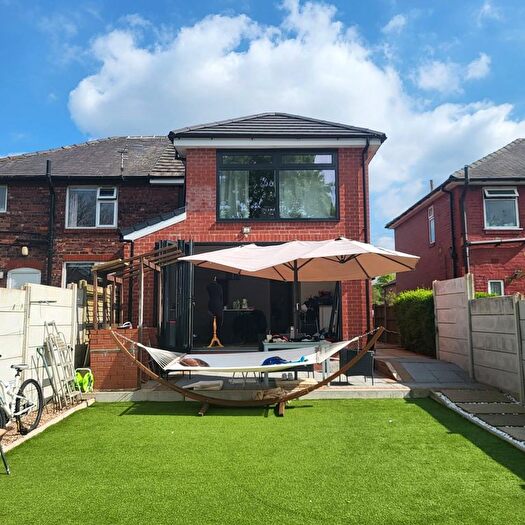4 Bedroom Semi-detached House For Sale In Smallshaw Lane, Ashton-Under-Lyne, Greater Manchester, OL6