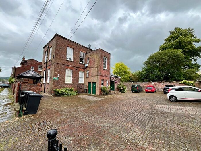 1 Bedroom Apartment To Rent In Chapel Street, Macclesfield, SK11
