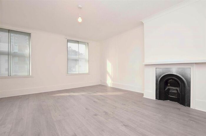 4 Bedroom Flat To Rent In Staines Road West, Sunbury-On-Thames, TW16