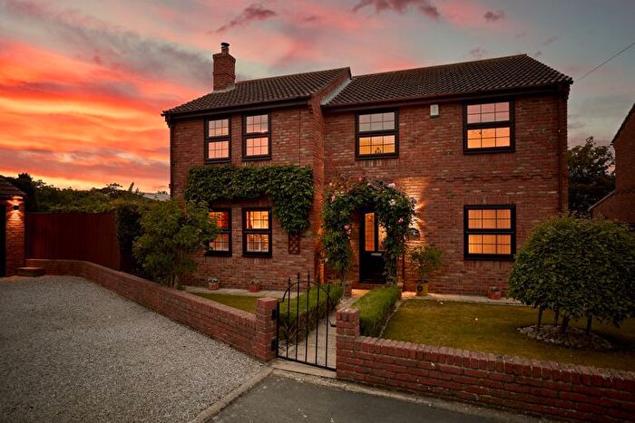 4 Bedroom Detached House For Sale In Princess Drive, West Haddlesey, YO8