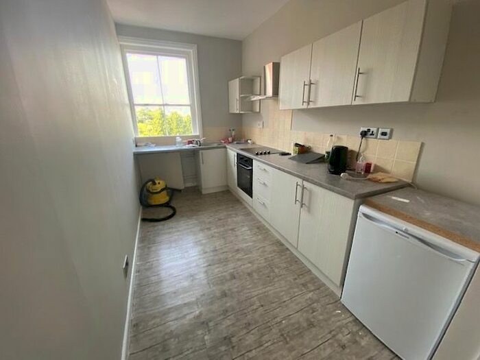 1 Bedroom Flat To Rent In Church Street, Malvern, WR14