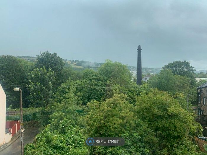 2 Bedroom Flat To Rent In Eelholme View Street, Keighley, BD20