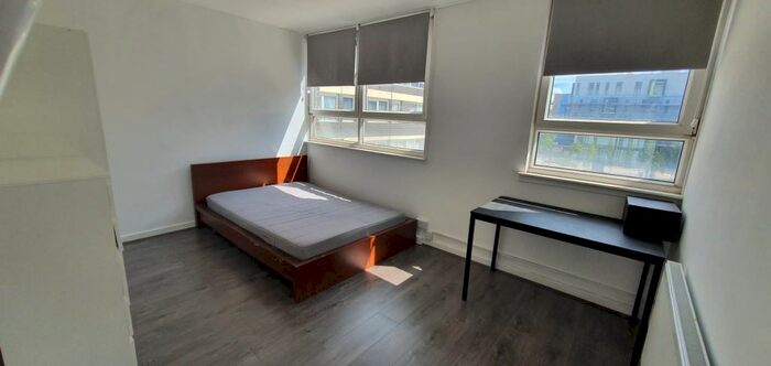 3 Bedroom Flat To Rent In Scriven Street, London, E8