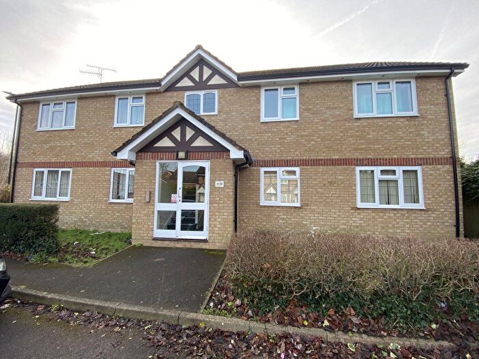2 Bedroom Flat To Rent In Rockall Court, Langley, Slough, SL3