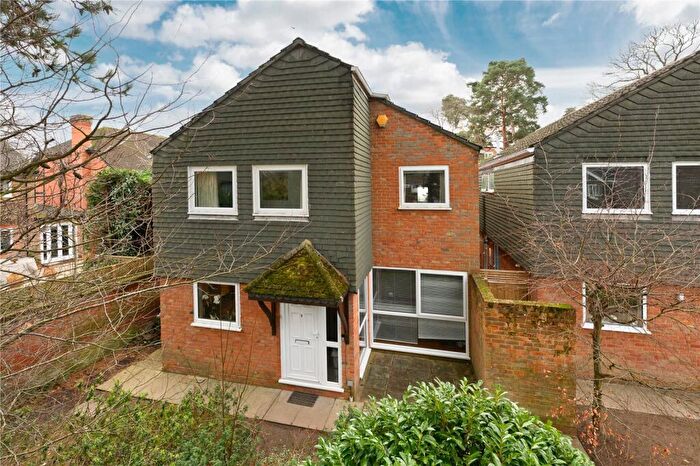 4 Bedroom Detached House For Sale In Gower Road, Weybridge, Surrey, KT13