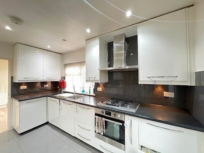 3 Bedroom Semi-Detached House To Rent In Blackford Road, Watford, WD19