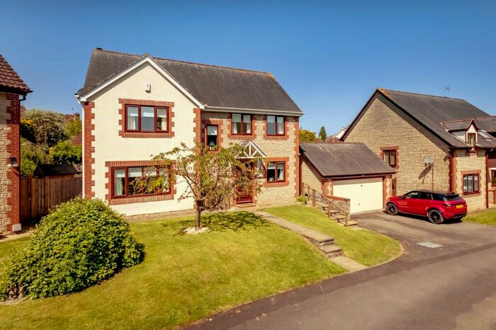 4 Bedroom Detached House For Sale In Turnpike Gate, Wickwar, GL12