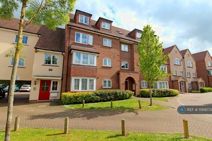 2 Bedroom Flat To Rent In Lindsell Avenue, Letchworth Garden City, SG6