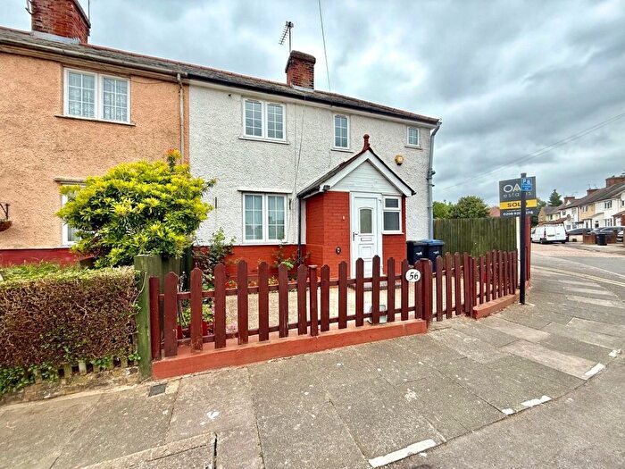 5 Bedroom Property To Rent In Central Avenue, Enfield, EN1