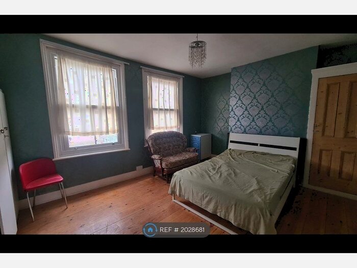 2 Bedroom Flat To Rent In Station Road, Herne Bay, CT6