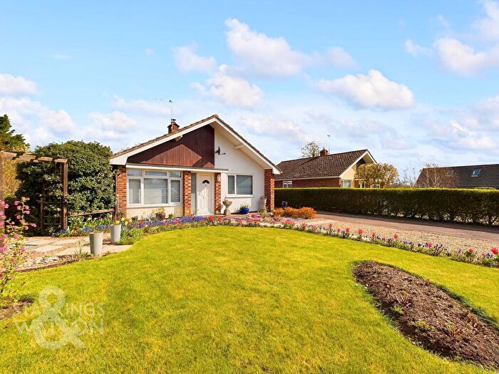 3 Bedroom Detached Bungalow For Sale In Willow Close, Wortwell, IP20