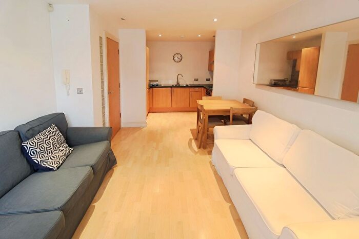 1 Bedroom Flat To Rent In Admiral Court, Brewery Wharf, Leeds, LS10