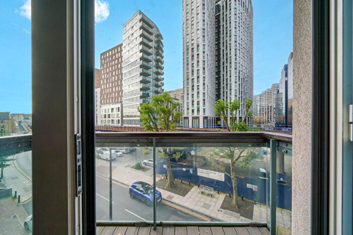 1 Bedroom Flat For Sale In City Tower, Limeharbour, London, E14