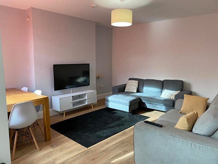 5 Bedroom House To Rent In Nadine Street, Salford, M6