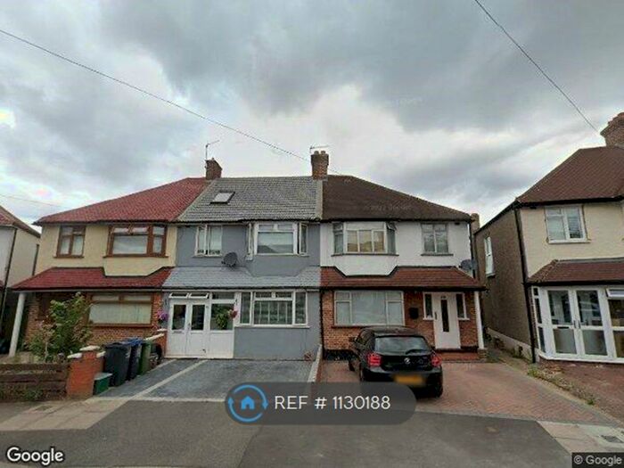 5 Bedroom Terraced House To Rent In Abbotts Road, London, CR4