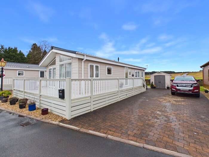 2 Bedroom Park Home For Sale In Kingdom Park View, Ravenstruther, ML11