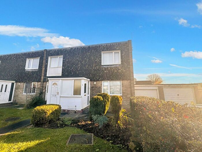 2 Bedroom Flat To Rent In Dipton Grove, Cramlington, NE23