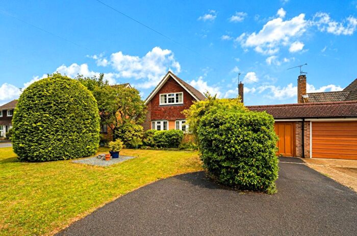 4 Bedroom Detached House For Sale In Oakland Avenue, Farnham, Surrey, GU9