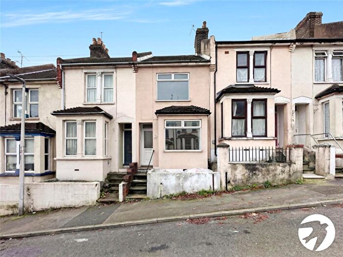 3 Bedroom Terraced House For Sale In Cecil Road, Rochester, Kent, ME1
