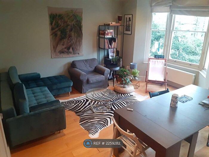 2 Bedroom Flat To Rent In Saltoun Road, London, SW2