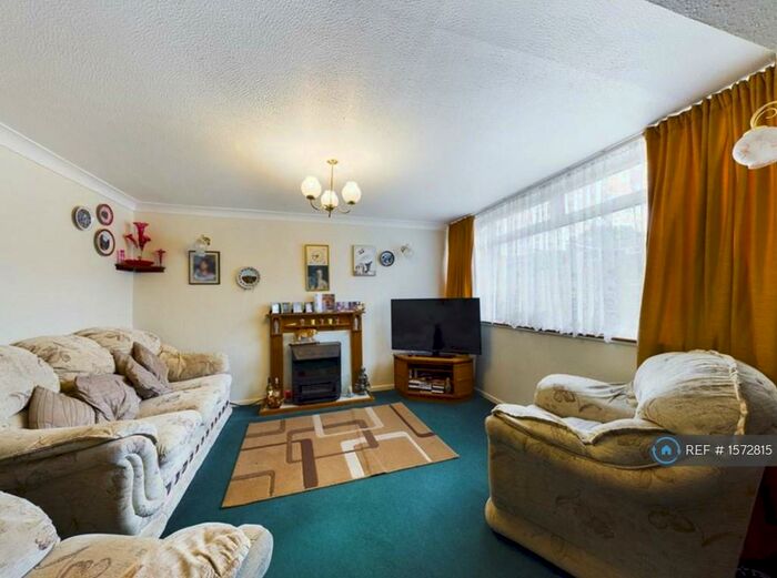 3 Bedroom Terraced House To Rent In Normanton Road, Basingstoke, RG21