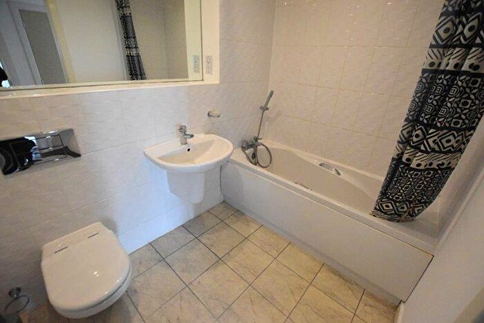 2 Bedroom Flat For Sale In Dalgin Place, Milton Keynes, MK9