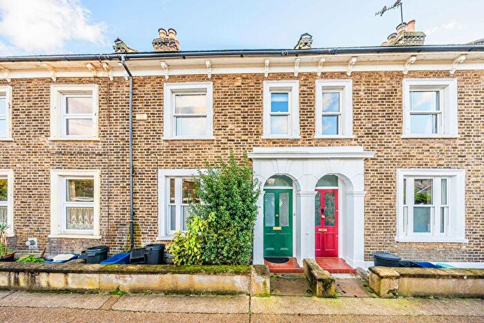 2 Bedroom Property To Rent In Marys Terrace, Twickenham, TW1