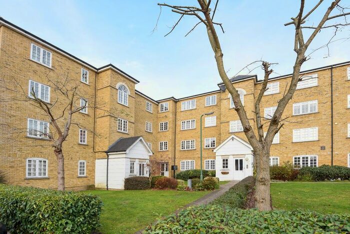 2 Bedroom Flat To Rent In Elizabeth Fry Place, London, SE18